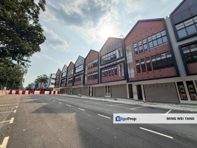 Shop for rent in Bukit Ledang, Johor