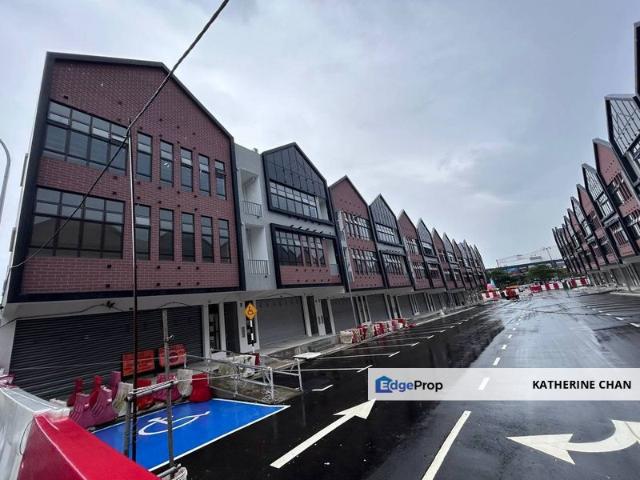 Shop for rent in Bukit Ledang, Johor