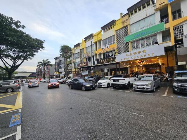 Shop for rent in Bukit Ledang, Johor