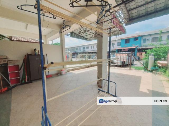 House for sale in Malaka