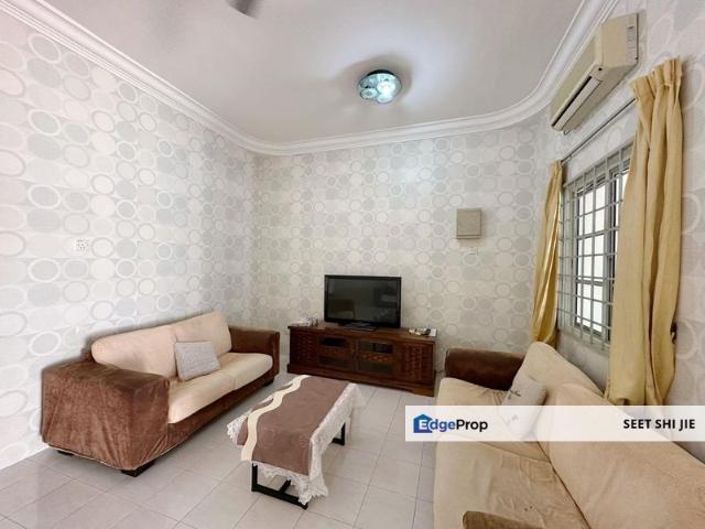 House for sale in Malaka