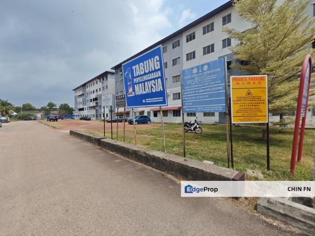 Flat for sale in Malaka