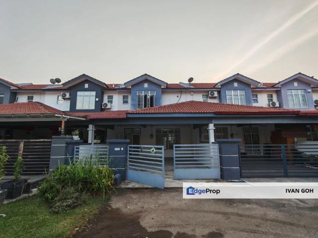 House for sale in Malaka