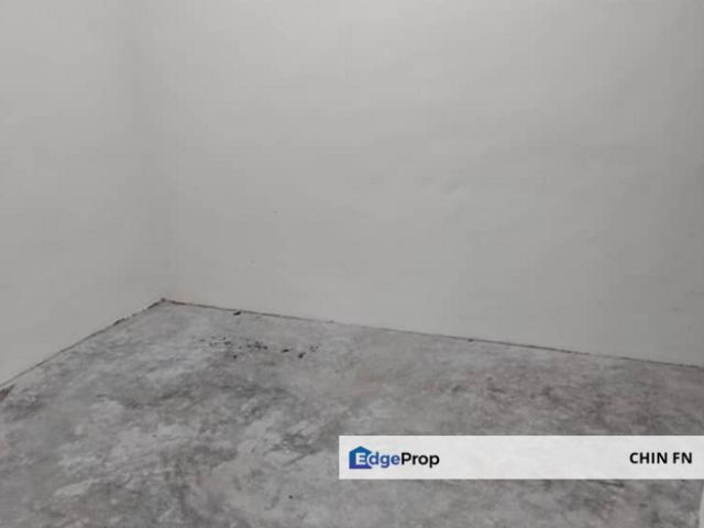 Flat for sale in Malaka