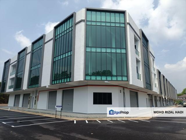 Shop for sale in Malaka
