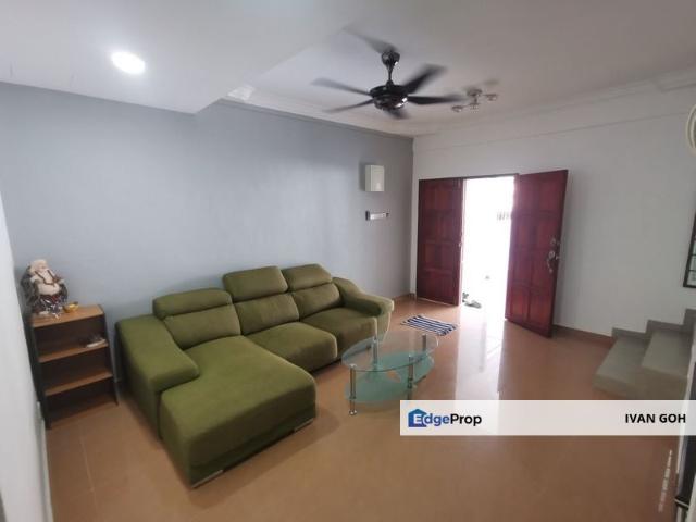 House for sale in Malaka
