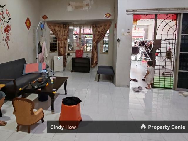 Terraced House for sale in Malaka