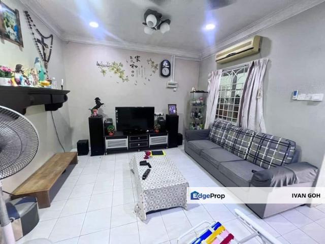 House for sale in Malaka