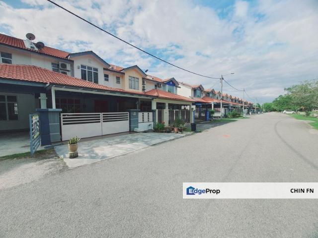 House for sale in Malaka