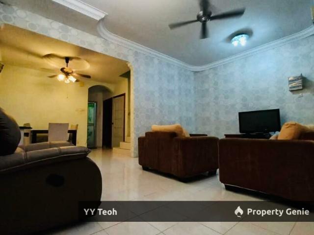 Terraced House for sale in Malaka