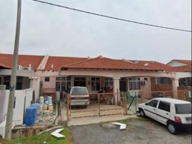 Terraced House for sale in Malaka