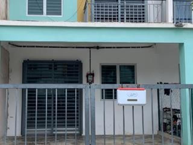 Terraced House for sale in Malaka