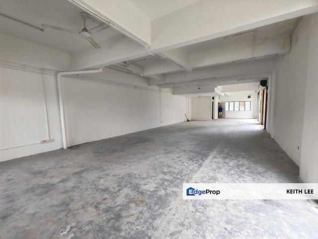 Shop for rent in Kajang, Langat