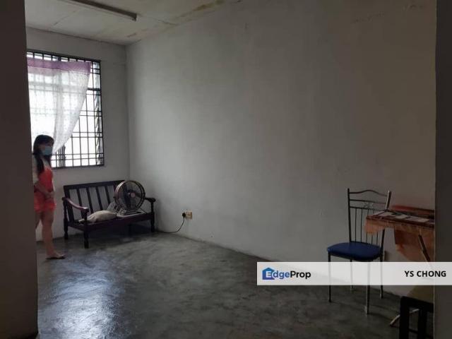 Flat for sale in Taman Tan Sri Yaacob, Iskandar Puteri
