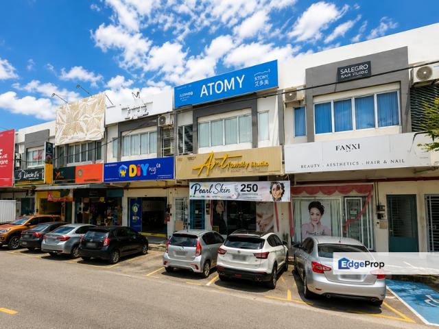 Shop for sale in Mukim 16, Tena