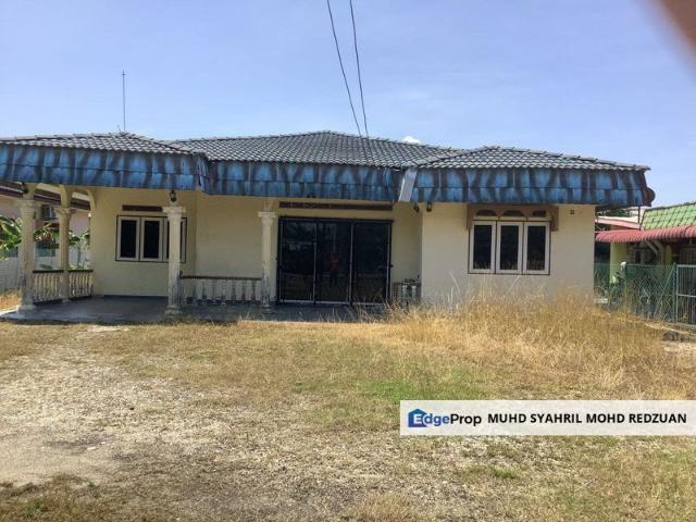 House for sale in Tanjong Karang, Selangor