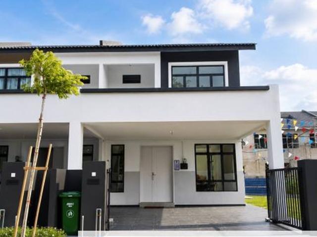 House for sale in Malaka