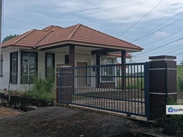 House for sale in Malaka