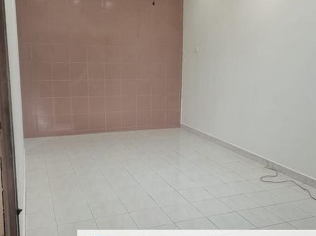House for sale in Malaka
