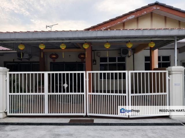 House for sale in Malaka