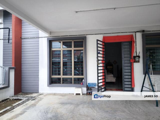 House for sale in Malaka