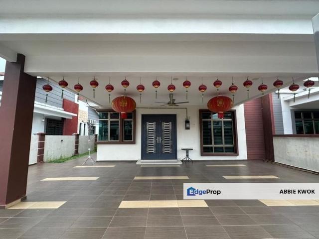 House for sale in Malaka