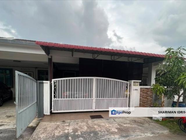 House for sale in Malaka