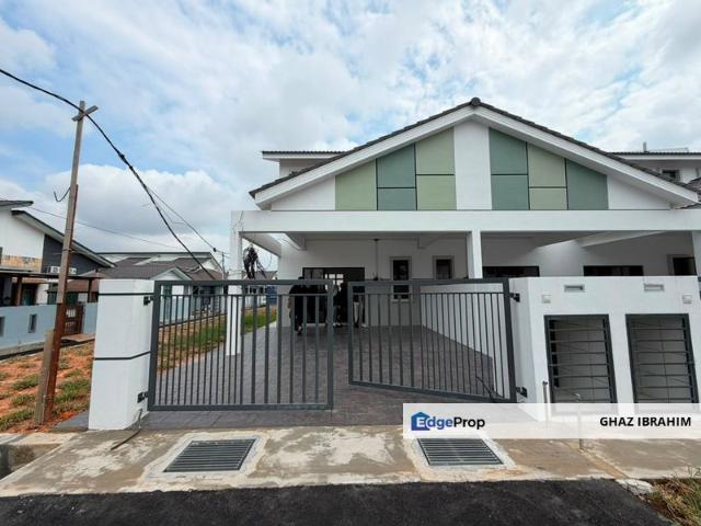 House for sale in Malaka
