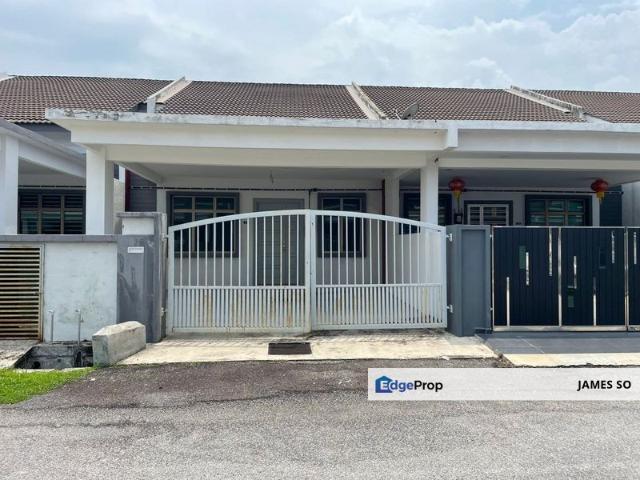 House for sale in Malaka