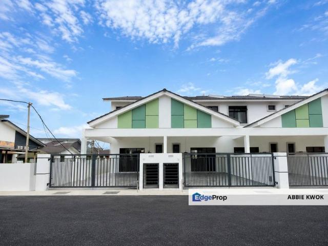House for sale in Malaka