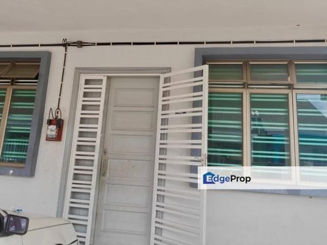 House for rent in Malaka