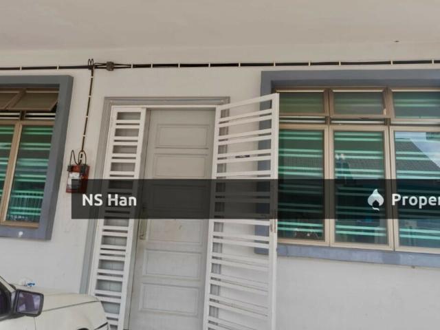 Terraced House for rent in Malaka