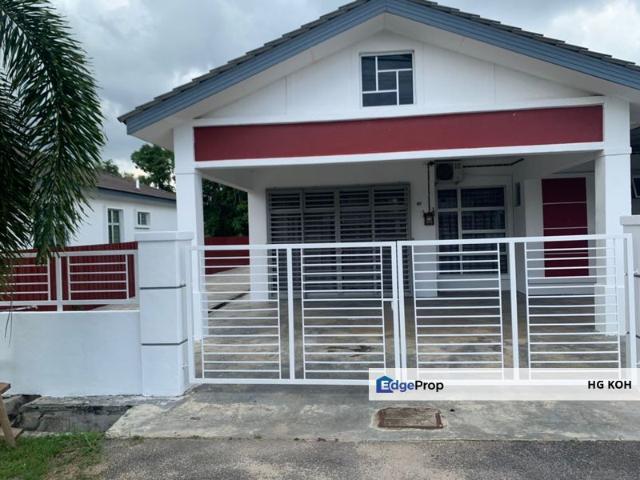 House for sale in Malaka