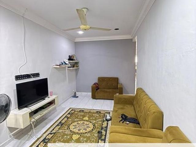 House for sale in Malaka