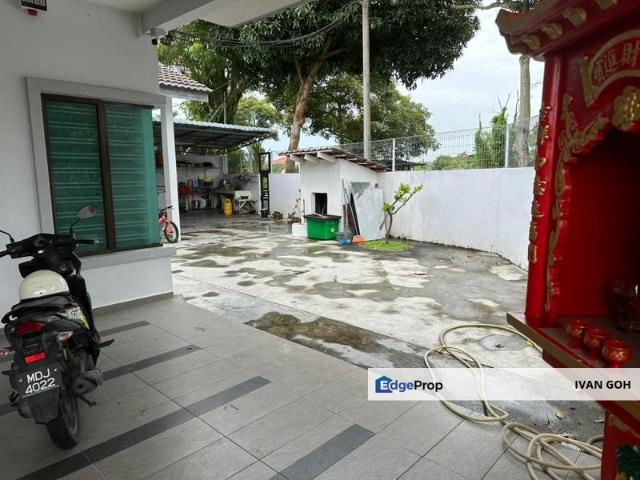 House for sale in Malaka