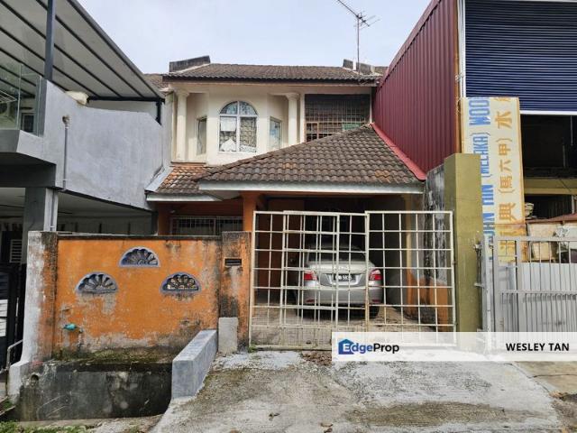 House for sale in Malaka