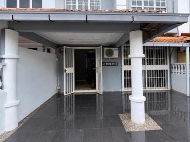 Terraced House for rent in Malaka