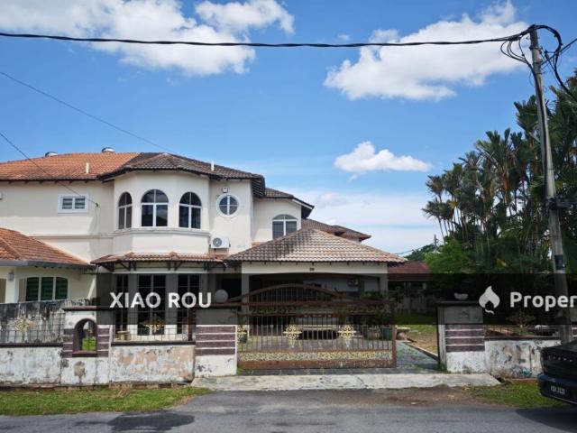 Terraced House for sale in Malaka