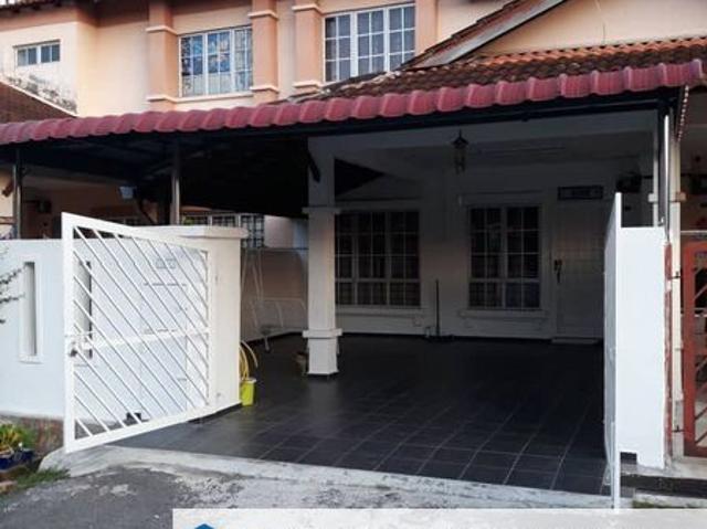 House for sale in Malaka