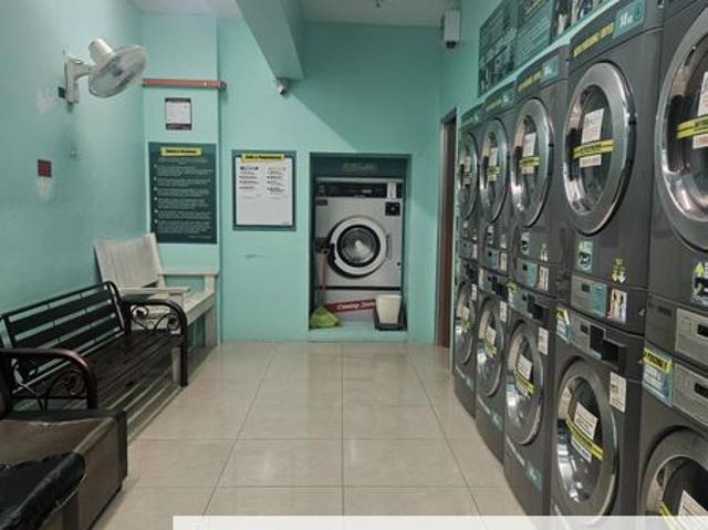 Shop for sale in Malaka
