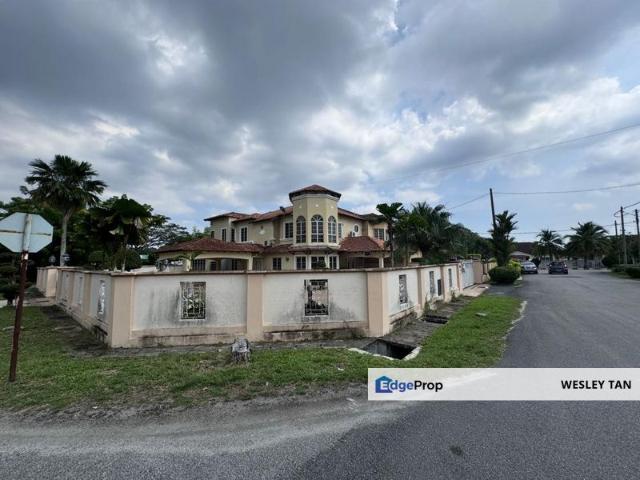 House for sale in Malaka