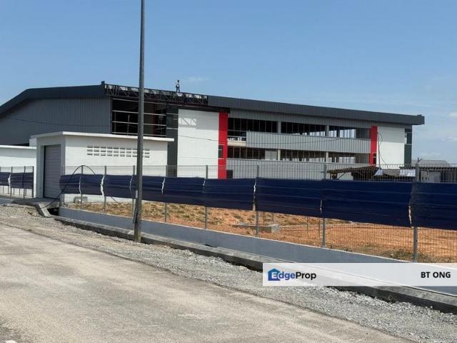 House for sale in Malaka