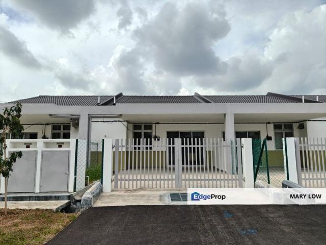 House for sale in Malaka