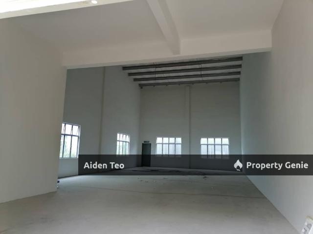 Warehouse for sale in Malaka