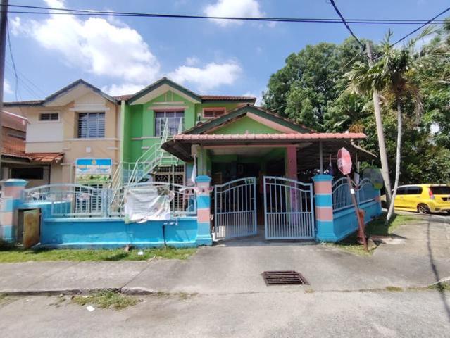 House for sale in Malaka