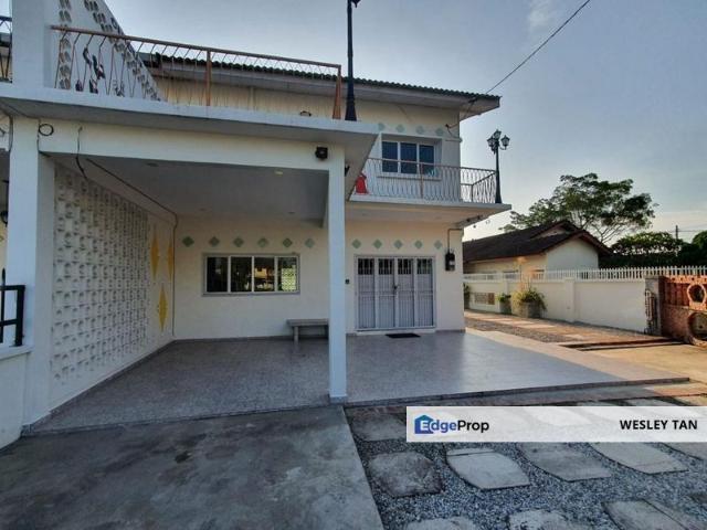 House for sale in Malaka