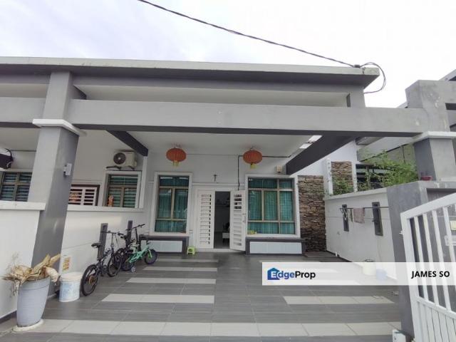 House for sale in Malaka