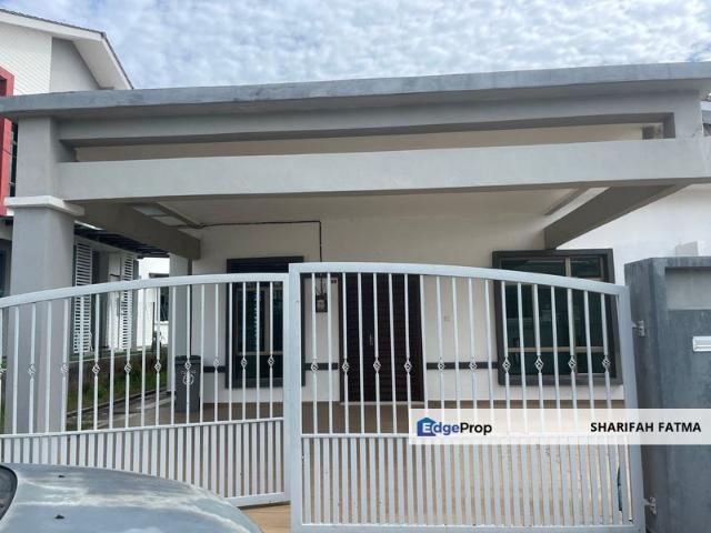 House for sale in Malaka