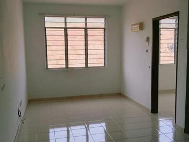 Townhouse for sale in Malaka