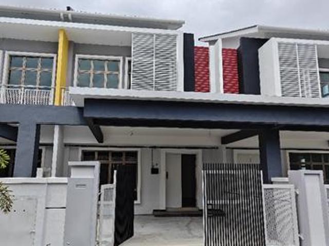 Terraced House for rent in Malaka